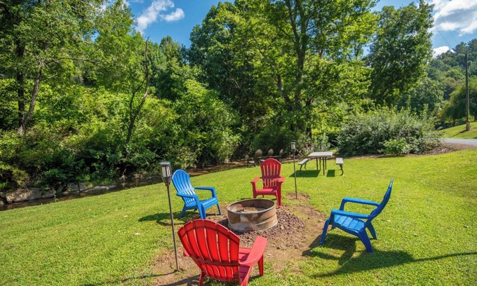 Crumpler Other | New River Farmhouse on the New River & Stocked Fishing Creek