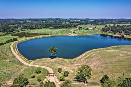 Edom House | NEW The Deer Cabin Peaceful Refuge in East Texas