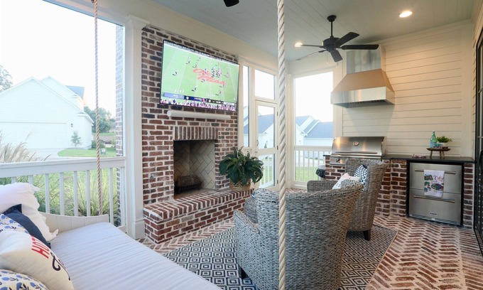 Oxford House | New! The Nest on Birdie Ter - Exquisite Southern