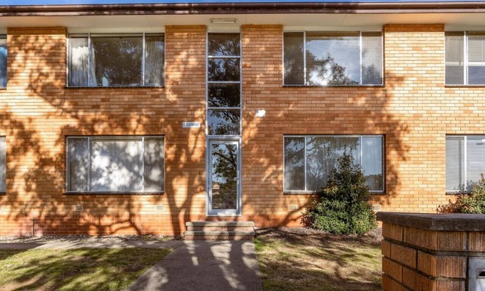 Lyons Apartment | New to VRBO: Brilliantly Restored Apt - 8mins from Hospital