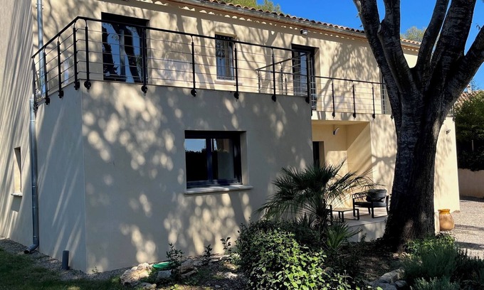 Castries House | New villa with real Jacuzzi in a green setting 20 minutes from the beaches