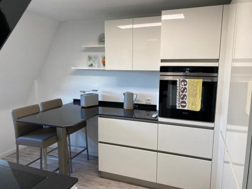 Hilden Cabin | New York: Messe-/Business-/FeWo Düsseldorf/Hilden