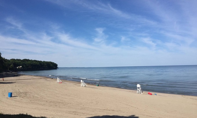 Lake Erie Beach Cottage | Newly remodeled Angola/Point Breeze, NY cottage on Lake Erie