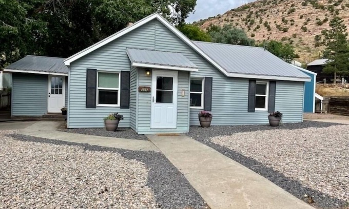 Manila Cottage | Newly remodeled cottage with King beds, and A/C