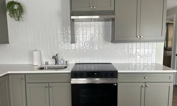 Federal Way Apartment | Newly Renovated 2BR Near Puget Sound and Airport