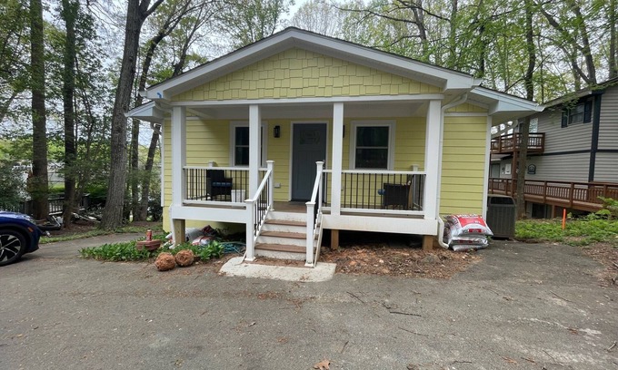 Locust Grove House | Newly Renovated Lakefront Home with Kayaks and Paddleboards