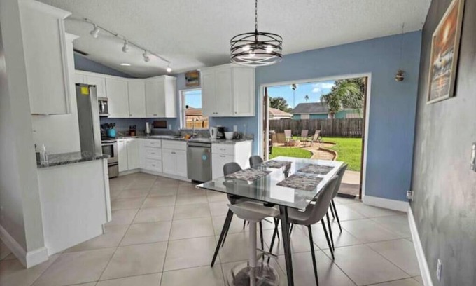 Interchange Square House | Newly renovated modern home ready for the whole family to relax and enjoy