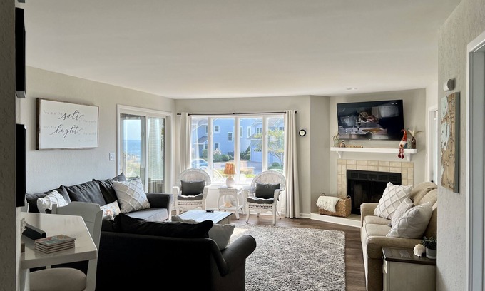 Duck Condo | NEWLY RENOVATED Sound Side Condo in Duck!