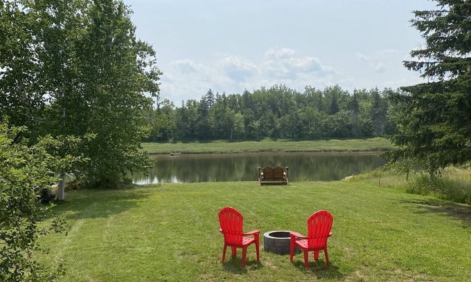 Bertrand Ski Chalet | Newly renovated tiny house on the banks of the Caraquet River