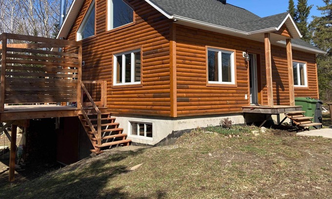 Notre-Dame-Des-Bois House | Next to Paradise