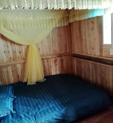 Dong Van House | Nhà Gỗ Cổ homestay Lao xa