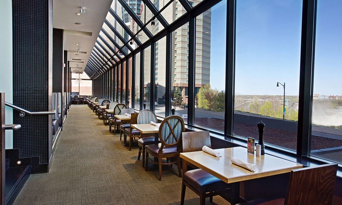 Fallsview Hotel | Niagara Falls Marriott on the Falls