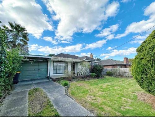 Mount Waverley House | Nice 3 bedroom House Mt Waverley