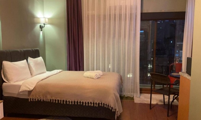 Harbiye Hotel | Nice and cozy hotel. Quite rooms. Close to Taksim square.Very good breakfast.