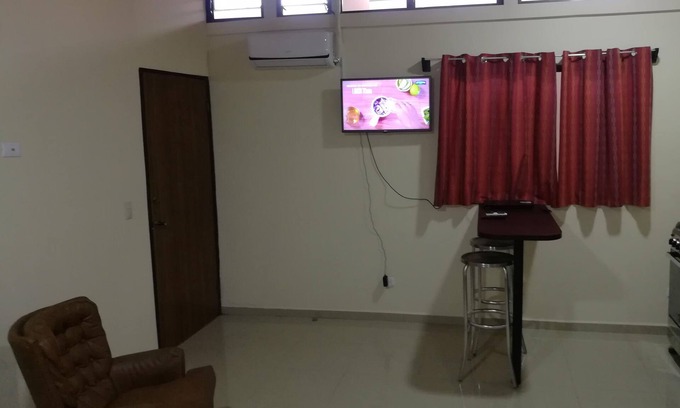 Villa Bonita Apartment | Nice apartment 5 minutes from Juan Santamaría airport. Safe zone.