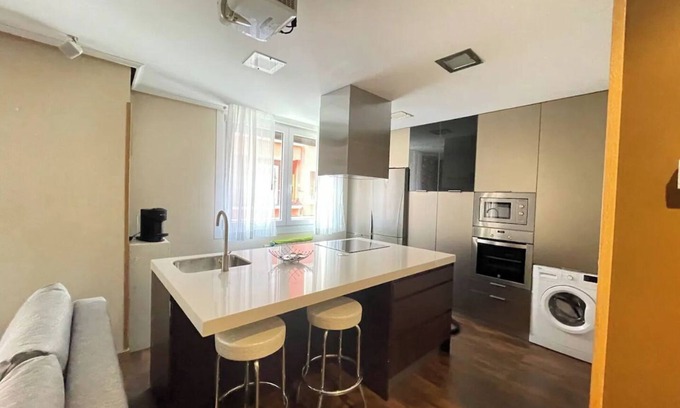 Uribarri Apartment | Nice apartment and centrally located near the City Hall. In the neighborhood of Uribarri