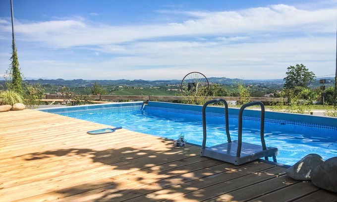 La Morra Apartment | Nice apartment for 4 people with pool, WIFI, TV, patio and pets allowed