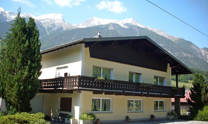 Pians Apartment | Nice apartment for 4 people with WIFI, TV, patio, pets allowed and panoramic view