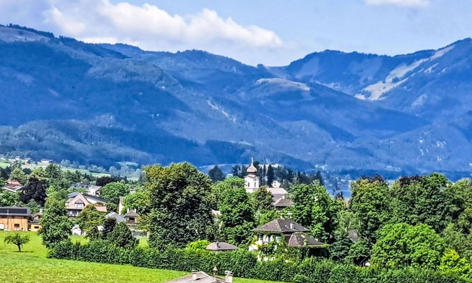 Strobl Apartment | Nice apartment for 6 guests with WIFI, TV and patio