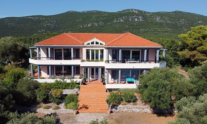 Mali Ston Apartment | Nice apartment for 8 people with hot tub, A/C, WIFI, TV and terrace