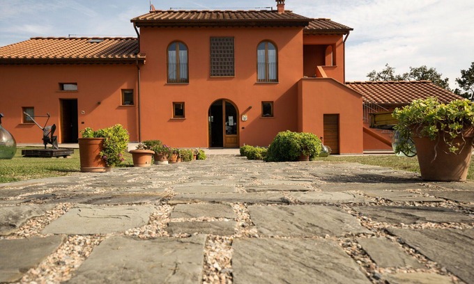 Larciano House | Nice apartment in villa for 4 guests with hot tub, A/C, pool, WIFI, TV and panoramic view