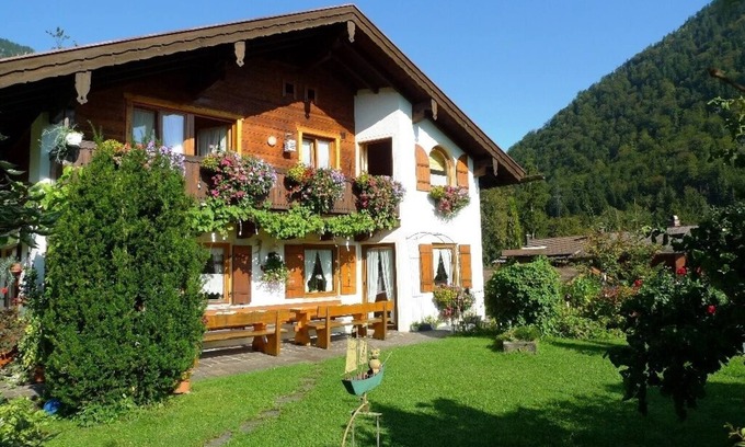 Weissbach an der Alpenstrasse Apartment | Nice cozy apartment (28sqm) for non-smokersBread service