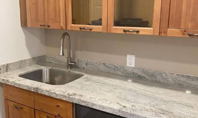 Lowe Estates Apartment | Nice Guest House with Private Entrance