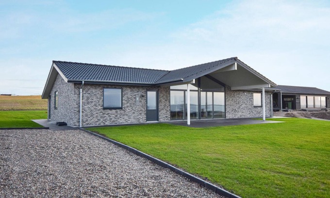 Bøjden House | Nice home in Faaborg with kitchen