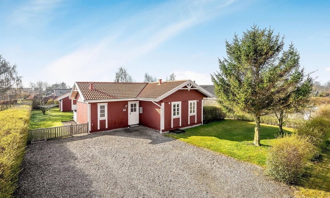 Flovt Strand House | Nice home in Haderslev with kitchen