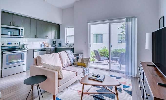 Redmond Apartment | Nice Studio in Redmond, Rooftop + Pet-Friendly