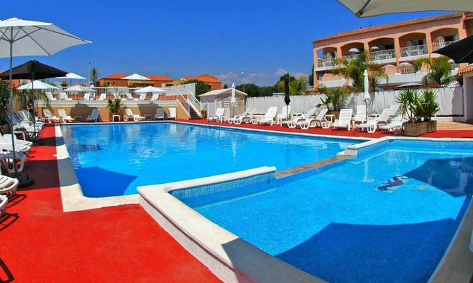 Les Bormettes Apartment | Nice T3 (2 bedrooms) 6 pers. 250m from the SEA with HEATED SWIMMING POOL & TENNIS (3)