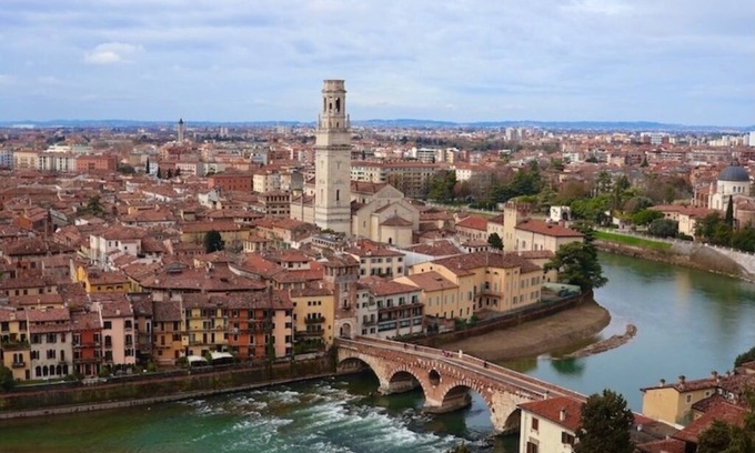 Dossobuono Apartment | Nico House!