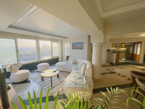 Downtown Cairo Apartment | Nile Front Elegance Zamalek View and Downtown