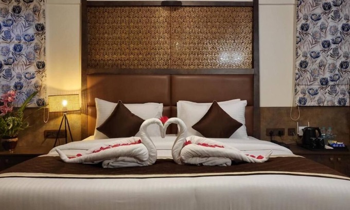 Electronics City Resort | Nirantara Resort & Spa