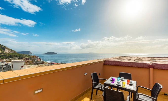Pozzuoli Apartment | Nisida view Apartment by Wonderful Italy
