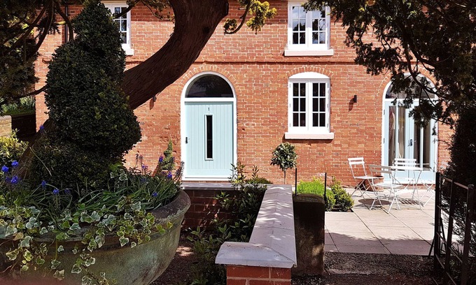 Breedon on the Hill House | No.1 Meynell Mews by Interhome