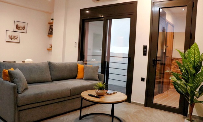 Ano Patisia Apartment | No 2 - Theo Apartment two bedrooms ground floor