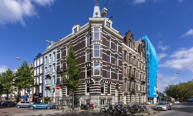 Helmersbuurt Hotel | No. 377 House