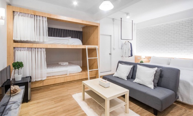 Bangkok Central Business District House | No5★TH39★Private Terrace Room, 7mins to EmQuartier