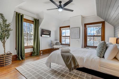 Old North End Apartment | Noble Summit BBQ & Fire Pit & Scenic Views