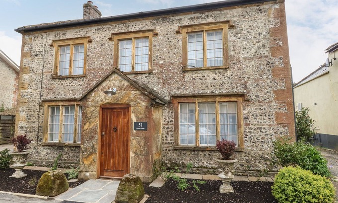 Maiden Newton Cottage | NORDEN HOUSE, pet friendly in Maiden Newton