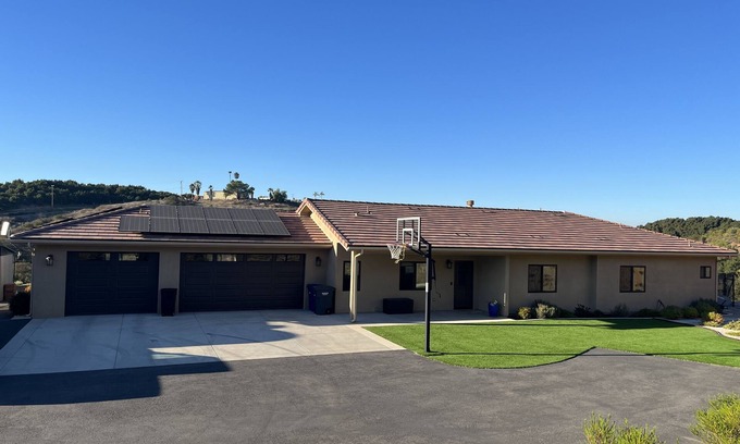 Valley Center House | North San Diego County, Great views, relaxing gated 2 acres. Pet friendly