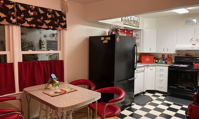 Burlington House | Nostalgic Retro Rectory Ranch House