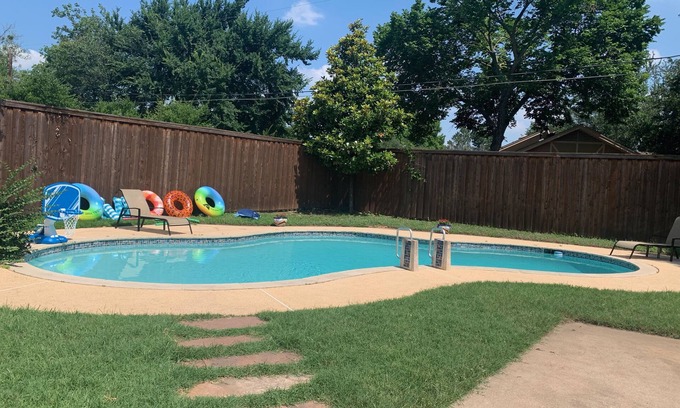 Grand Prairie House | "NOTTINGHAM" * FIRE PIT* POOL * BILLIARDS * GAME ROOM *