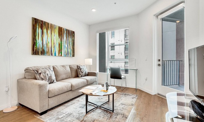 Mission Valley Apartment | nr San Diego 1BR w/Free parking, Grilling & Hottub