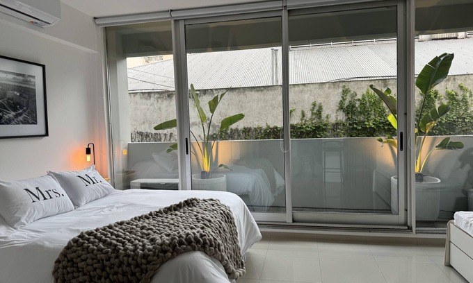 Constitucion Apartment | Nuevo y Lujoso en San Telmo. Pileta, Gym, BBQ & Lavadero!