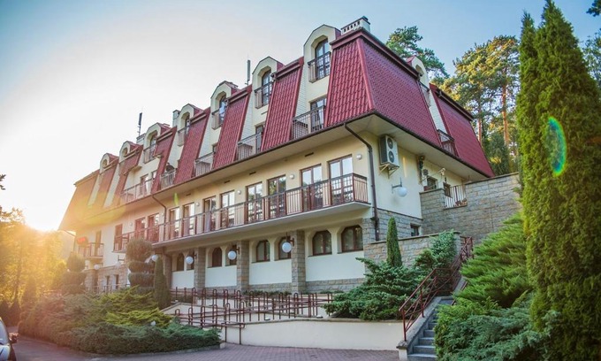Tropie Hotel | Ośrodek Szkoleniowo Wypoczynkowy ROŻNÓW