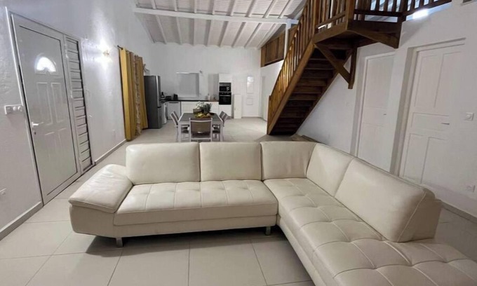 Port-Louis House | O'Mahana House