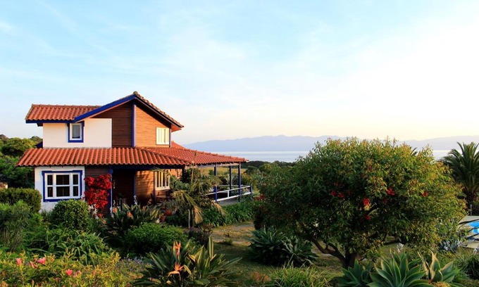 Lajes do Pico Bed & Breakfast | O Zimbreiro