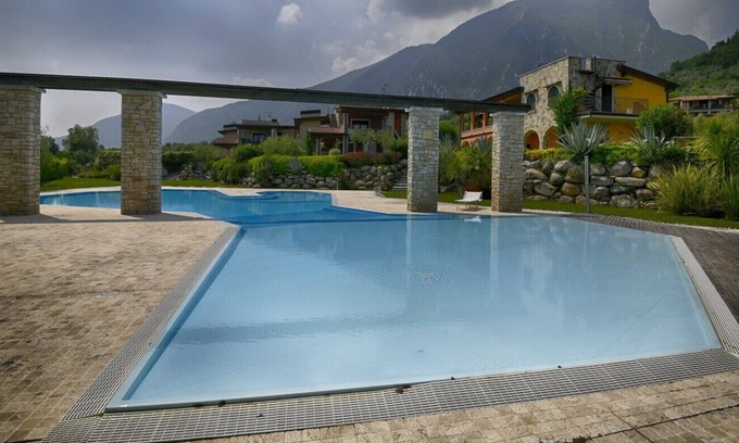 Gaino Apartment | Oasi blu dell'Oliveto Rebomaholidays - with pool and big garden